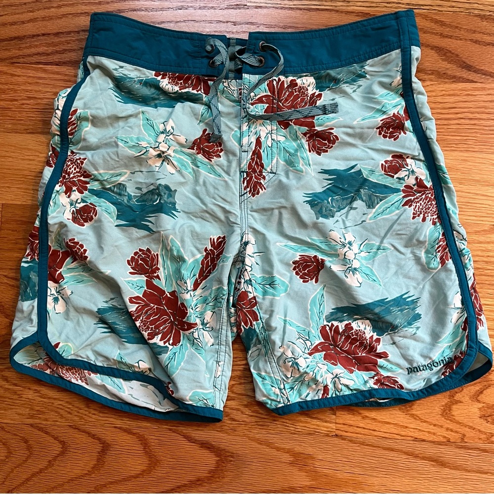 Patagonia island floral print board shorts size 30